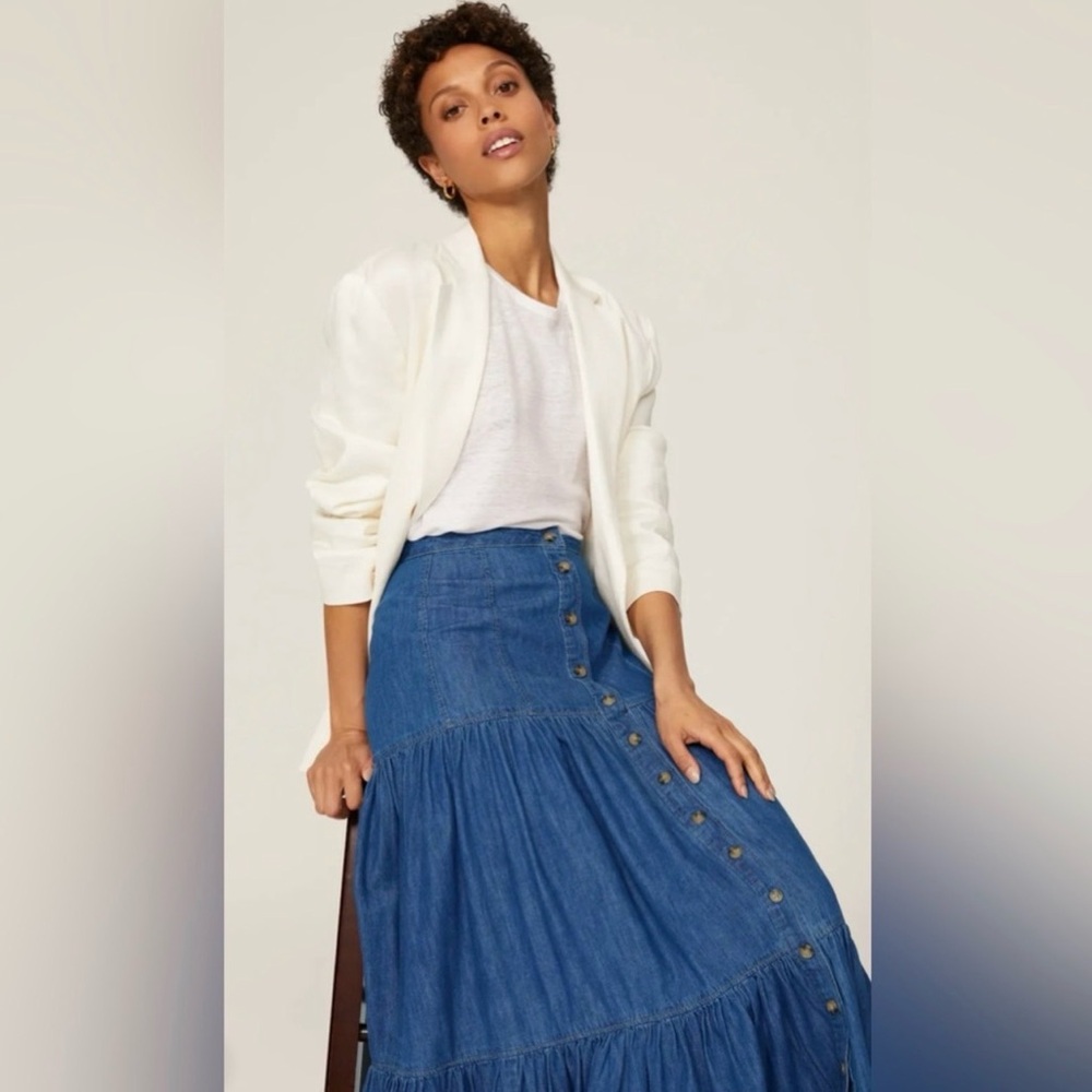 Women’s Blue Button-Front Tiered Denim Maxi Skirt - Picture 2 of 12